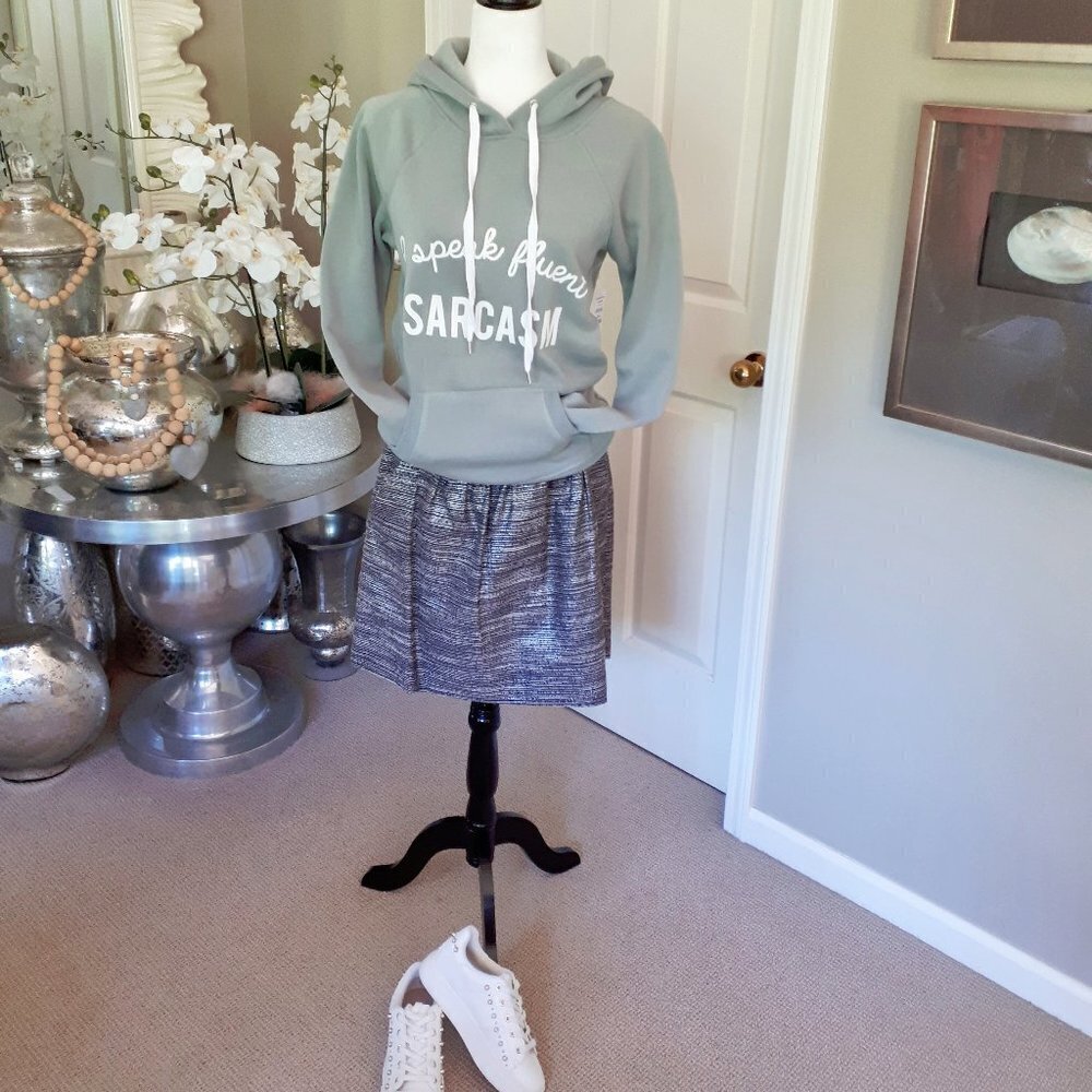 EUC GAP navy blue, white, grey & silver mini skirt, 10